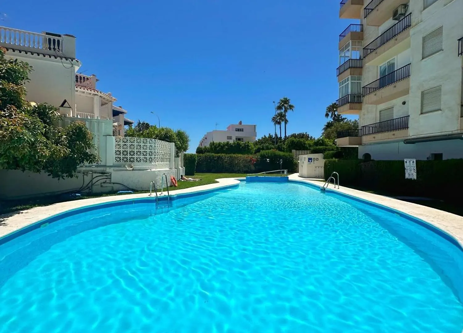 Shr055 Apartamento Playa Torrecilla Con Piscina Nerja